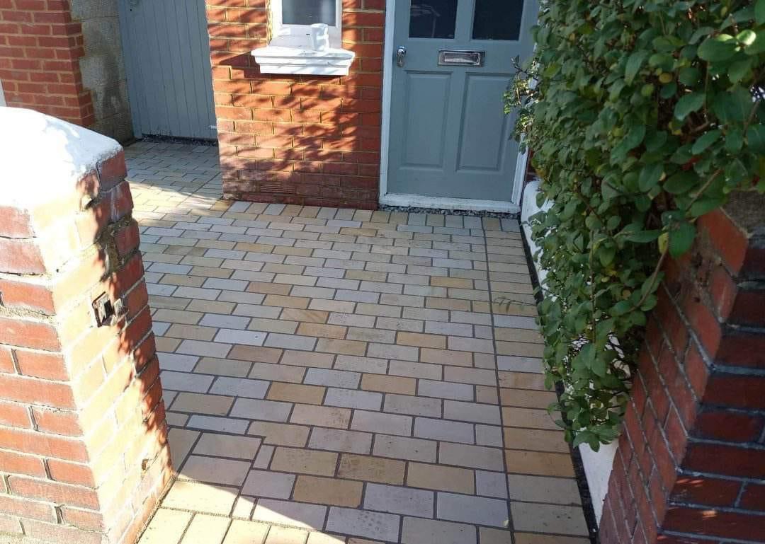 Smooth Mint Ivory 200x100 Sandstone Cobble Setts – 1m² Price