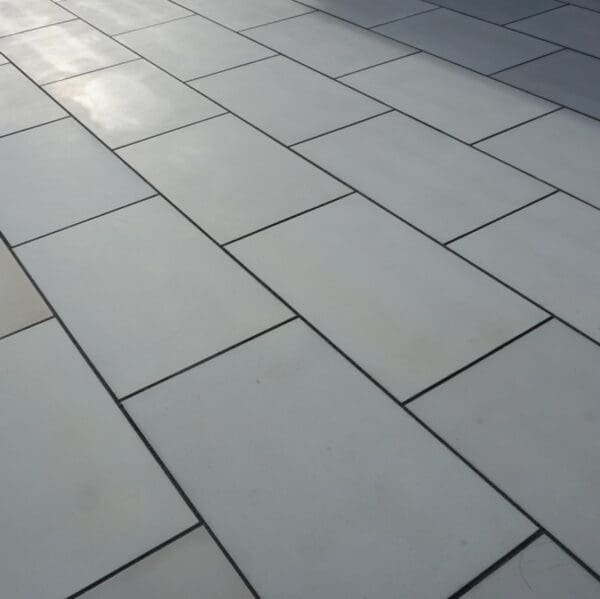 Kandla Grey 900x600mm Sawn Smooth Honed Sandstone - 18.50m² Pack - Image 2